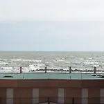 Amadei Promenade 酒店 佩萨罗