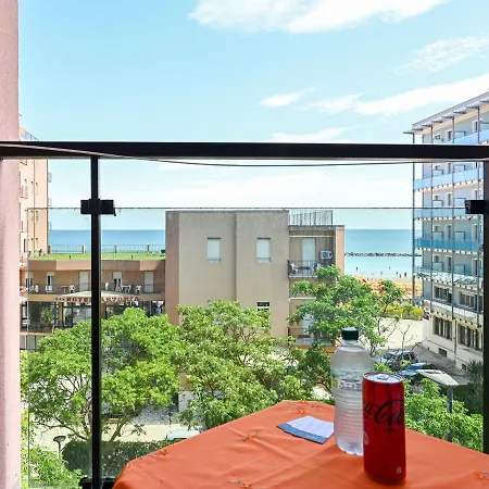 Amadei Promenade Ξενοδοχείο Πέζαρο