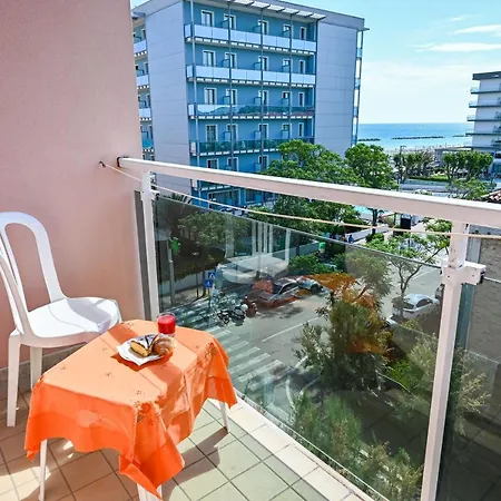 Amadei Promenade Ξενοδοχείο