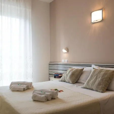 Amadei Promenade Ξενοδοχείο