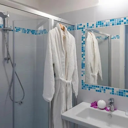 Amadei Hotel Promenade Hotel 3*