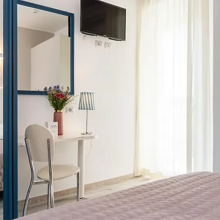 Amadei Hotel Promenade Hotel 3*