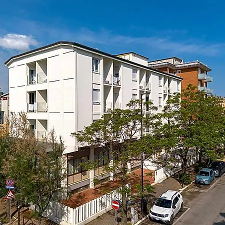 Amadei Hotel Promenade Hotel