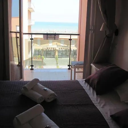 Amadei Hotel Promenade 3*